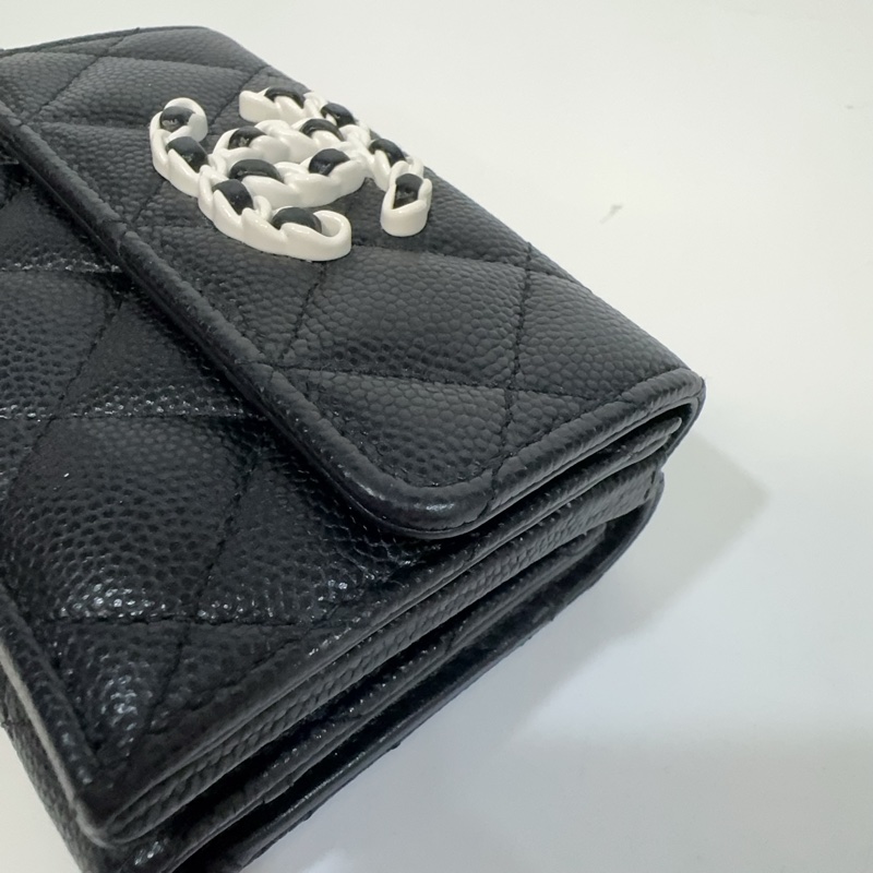 Chanel黑白熊貓logo荔枝牛皮mini三折短夾-22
