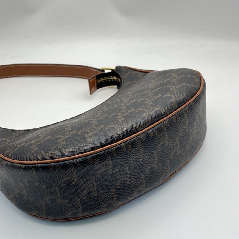 🏷️ Celine Ava-10