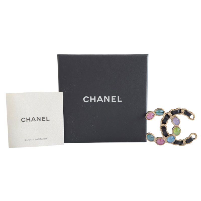 CHANEL CC 皮穿鏈 胸針-1