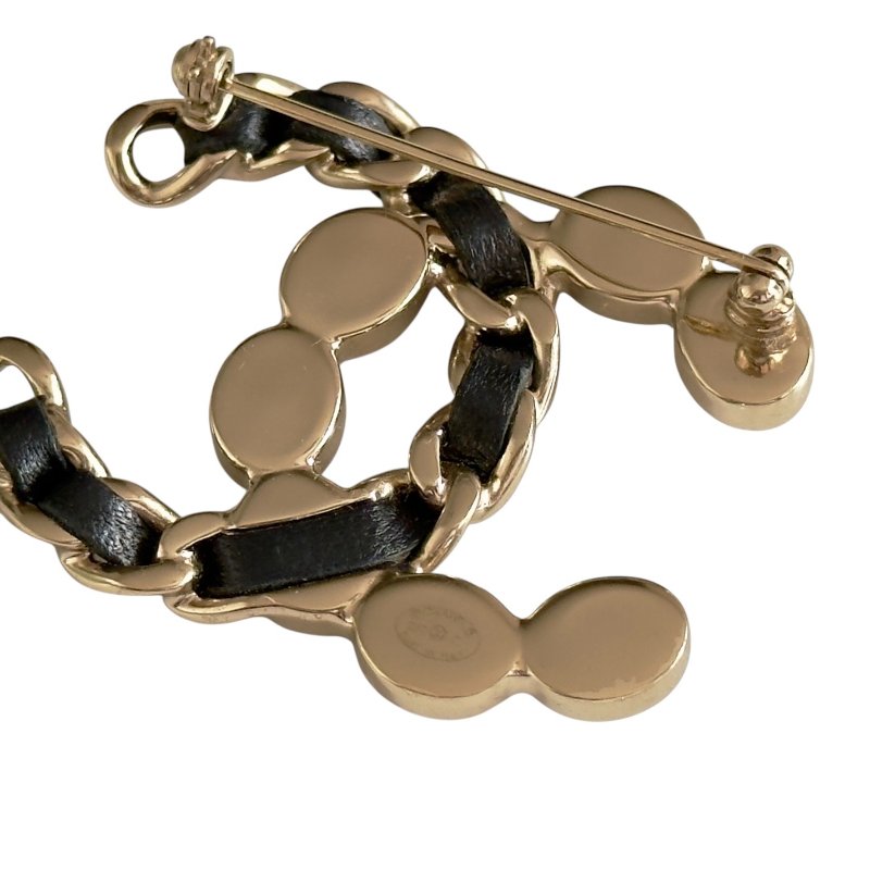 CHANEL CC 皮穿鏈 胸針-6
