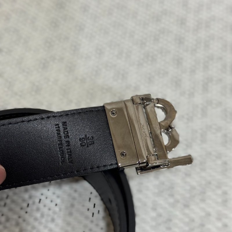 BURBERRY TB 荔紋牛皮兩用腰帶(深藍x黑)-9