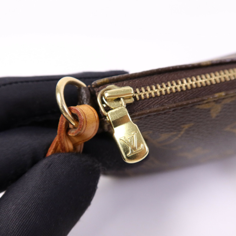 LOUIS VUITTON Monogram Pochette Accessoires金扣手挽袋-6