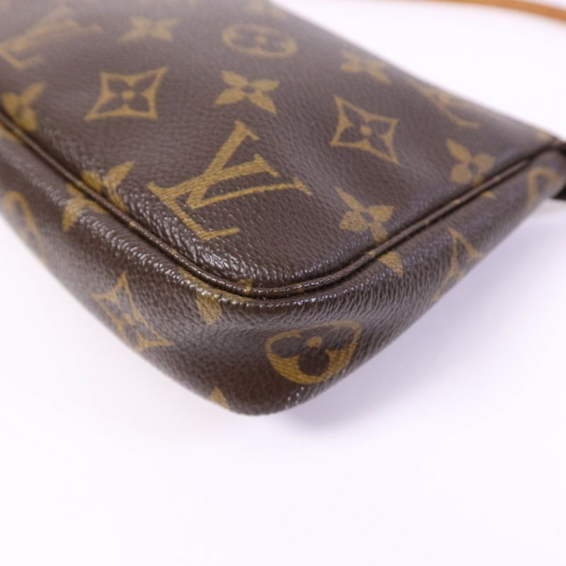 LOUIS VUITTON Monogram Pochette Accessoires金扣手挽袋-11