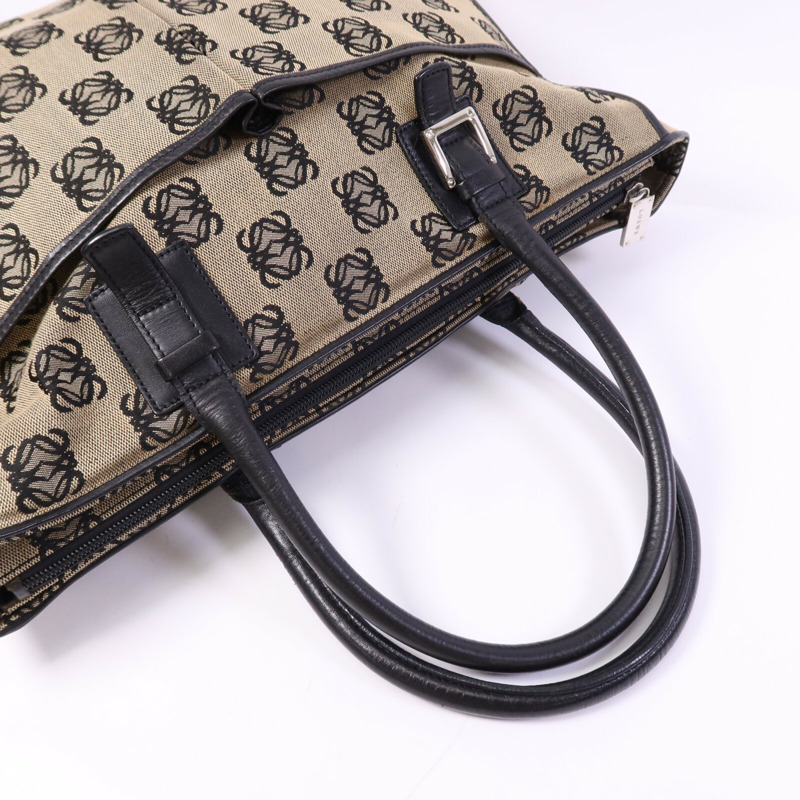 LOEWE 帆布Hand Bag銀扣手挽袋-9