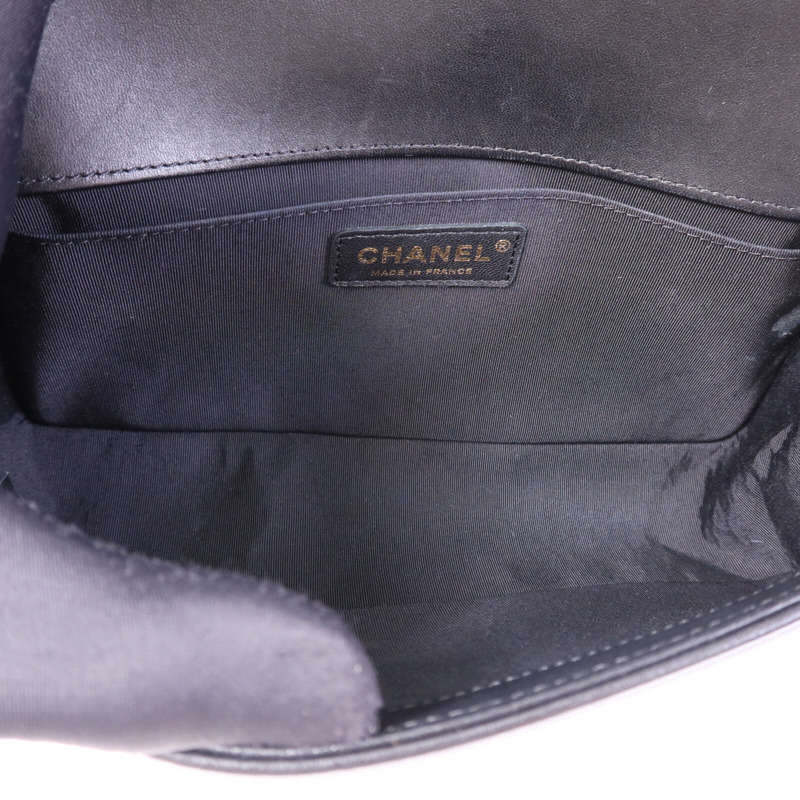 CHANEL 羊皮皮革Boy 25金扣鏈帶肩背袋-4