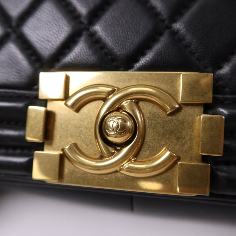 CHANEL 羊皮皮革Boy 25金扣鏈帶肩背袋-6