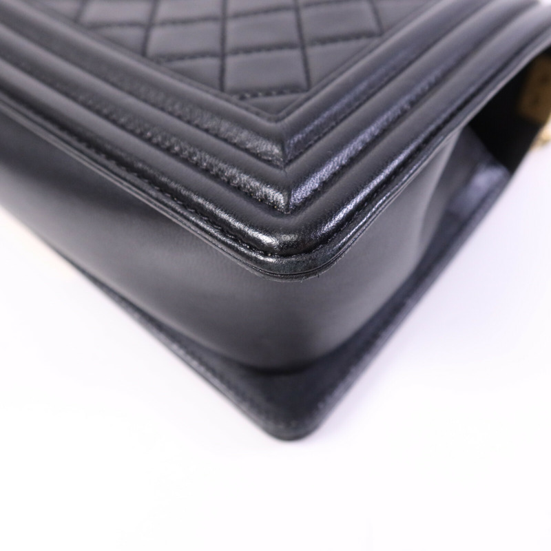 CHANEL 羊皮皮革Boy 25金扣鏈帶肩背袋-12