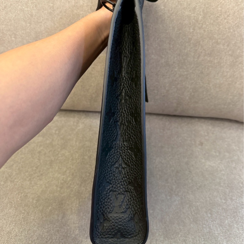 LV黑壓紋琴譜包-2