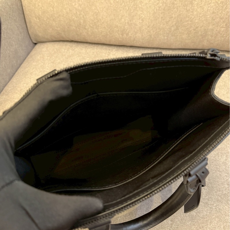 LV黑壓紋琴譜包-8