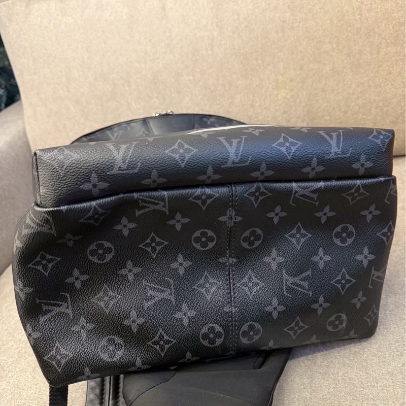 LV藤原浩閃電黑後背包-3