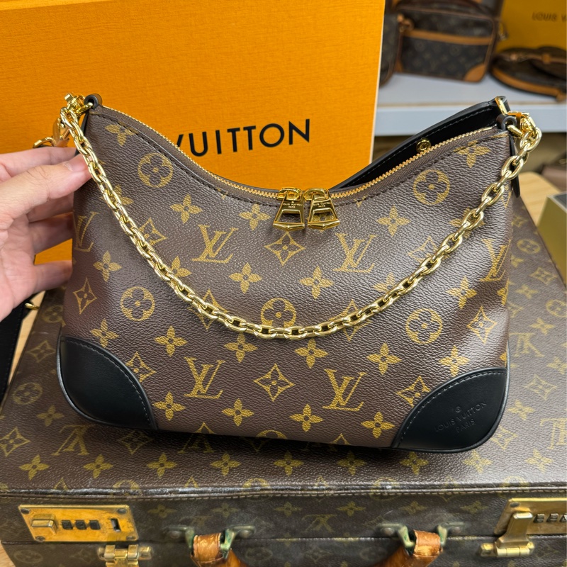 上架中🔑Louis Vuitton 新款原花Boulogne黑牛角肩背-1