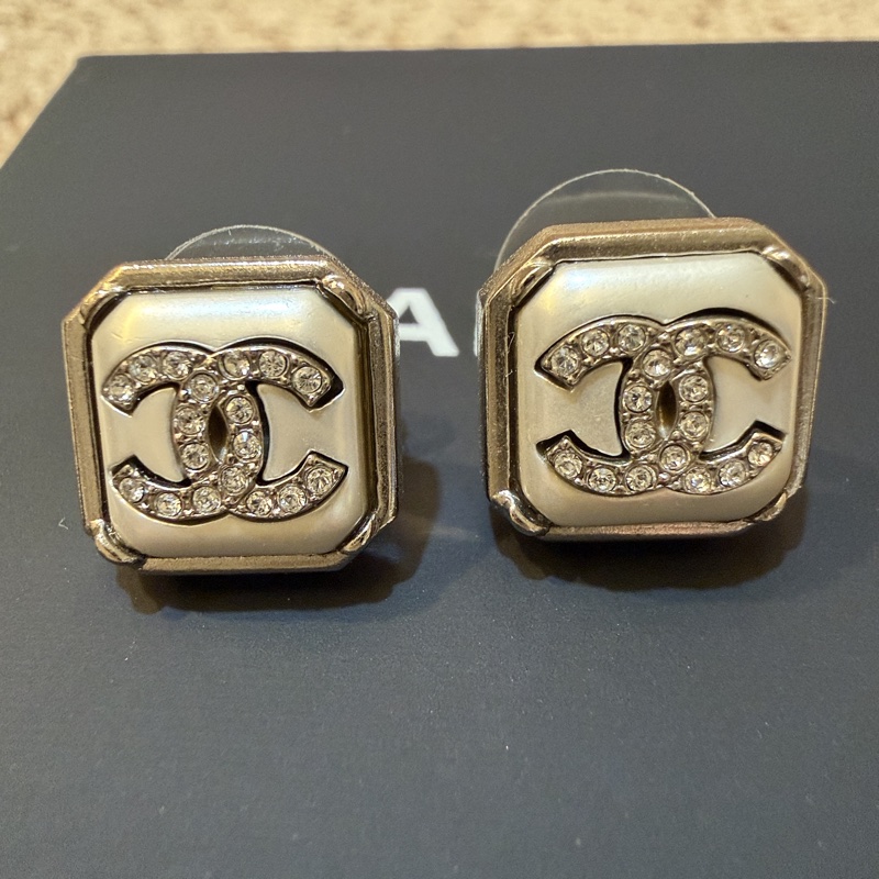 CHANEL銀色水鑽耳環-0