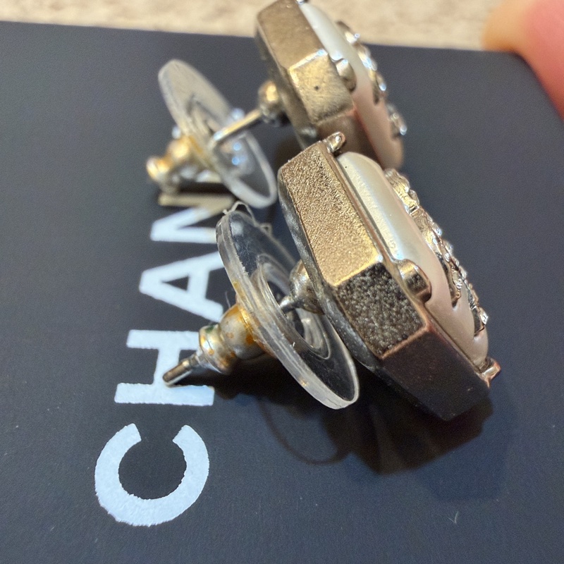 CHANEL銀色水鑽耳環-5