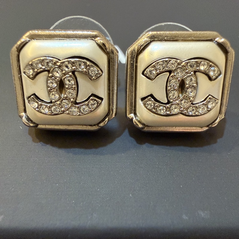 CHANEL銀色水鑽耳環-6