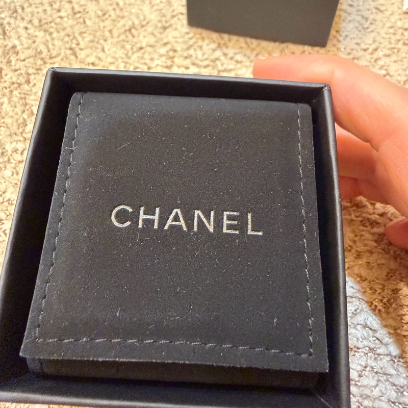 CHANEL銀色水鑽耳環-14