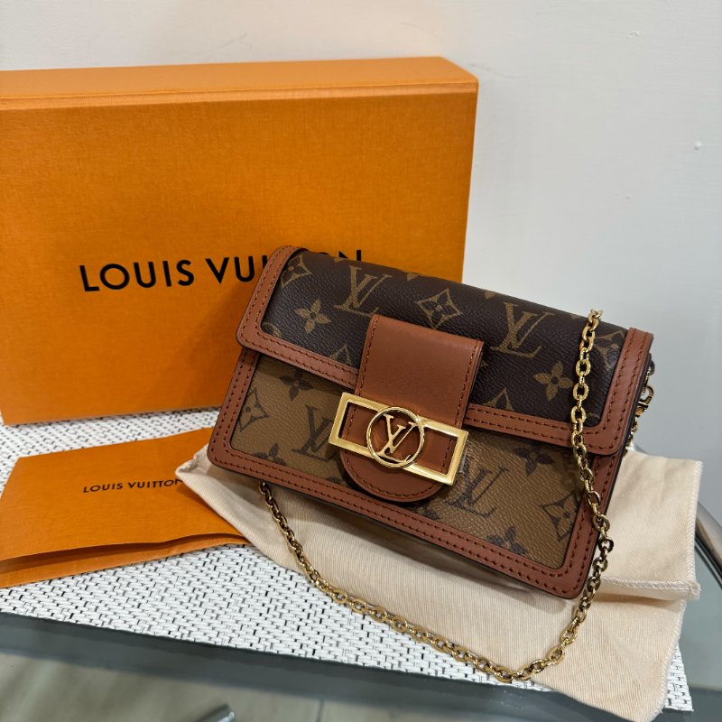 LV DAUPHINE 帆布鏈帶斜背包-0