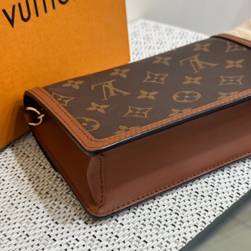 LV DAUPHINE 帆布鏈帶斜背包-7