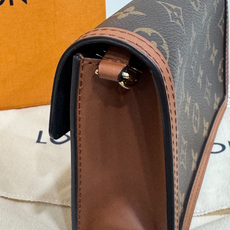 LV DAUPHINE 帆布鏈帶斜背包-16