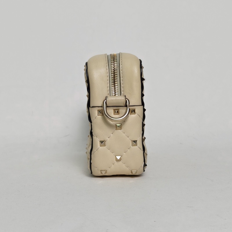 VALENTINO 米色羊皮鉚釘相機包單肩斜跨包-1