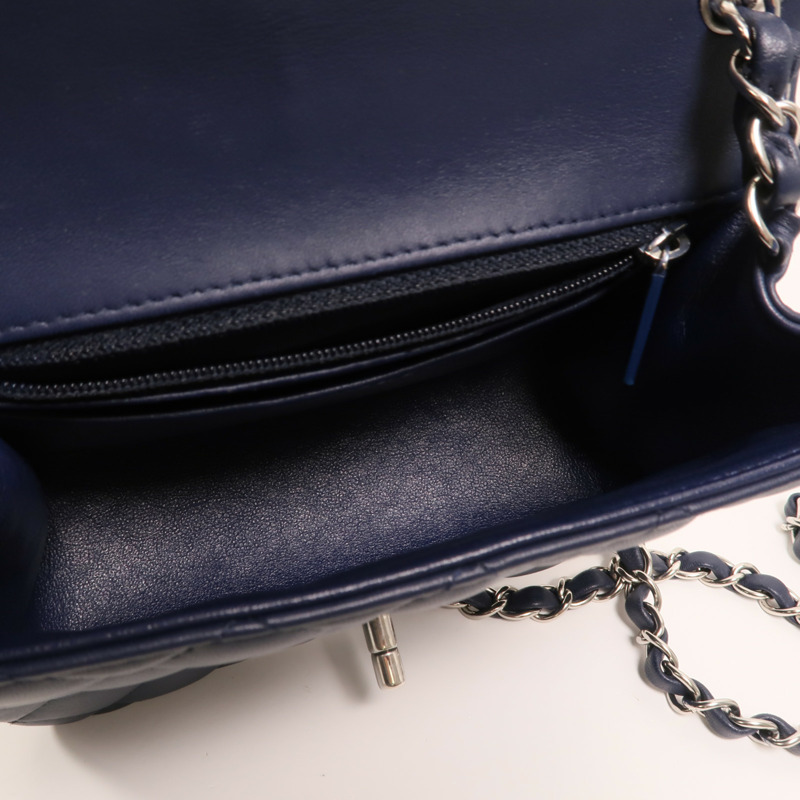 CHANEL 羊皮皮革Mini Classic 17銀扣鏈帶肩背袋-4