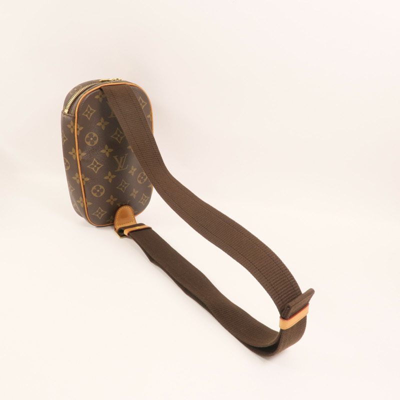LOUIS VUITTON Monogram Pochette Gange金扣肩背袋-7