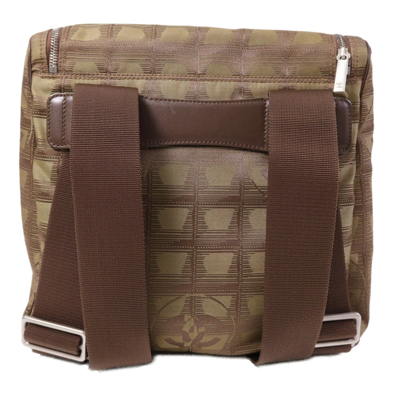 CHANEL 尼龍New Travel Line Backpack銀扣背包-1