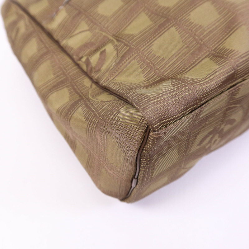 CHANEL 尼龍New Travel Line Backpack銀扣背包-10