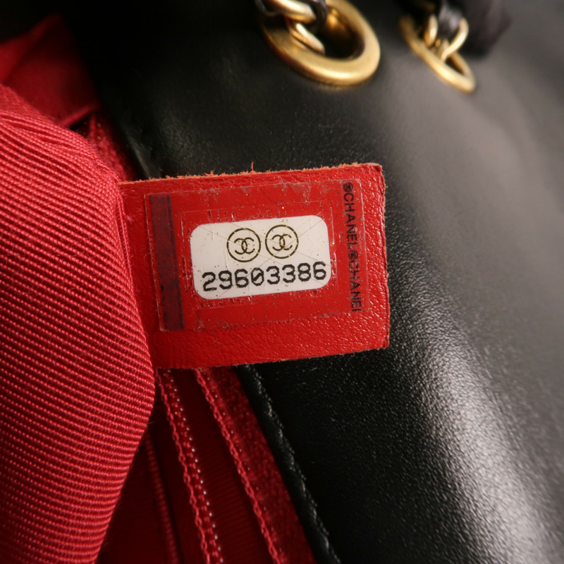 CHANEL 牛皮皮革Enchained Flap金扣鏈帶肩背袋-6