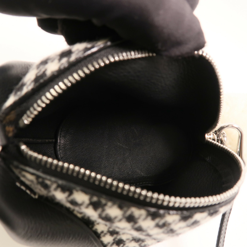 LOEWE 牛皮皮革/針織布料Bunny Mini Bag銀扣肩背袋-4