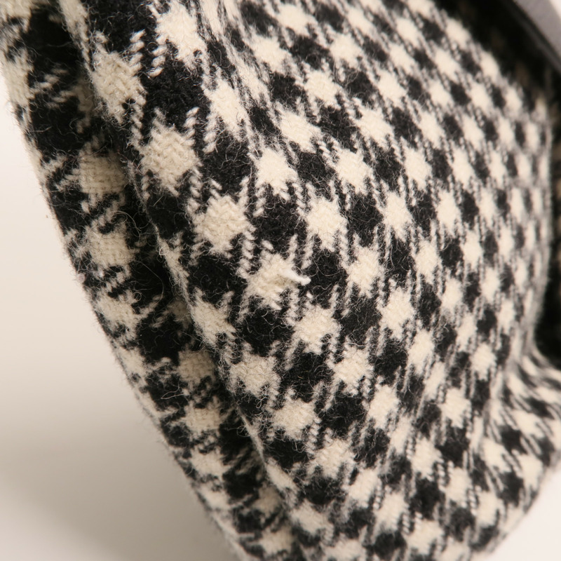 LOEWE 牛皮皮革/針織布料Bunny Mini Bag銀扣肩背袋-12