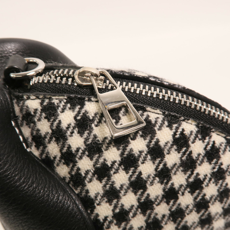 LOEWE 牛皮皮革/針織布料Bunny Mini Bag銀扣肩背袋-14