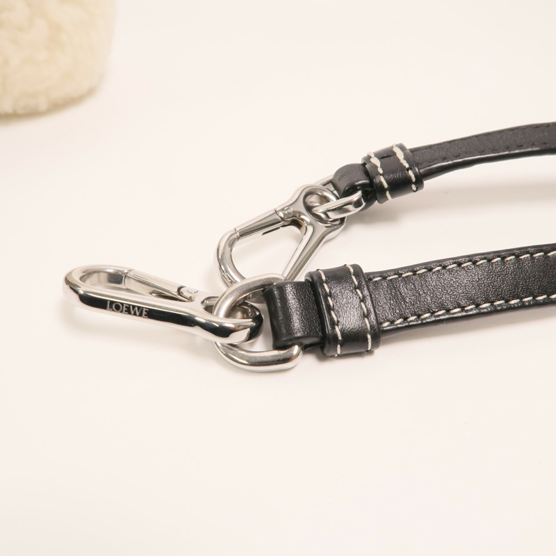 LOEWE 牛皮皮革/針織布料Bunny Mini Bag銀扣肩背袋-15