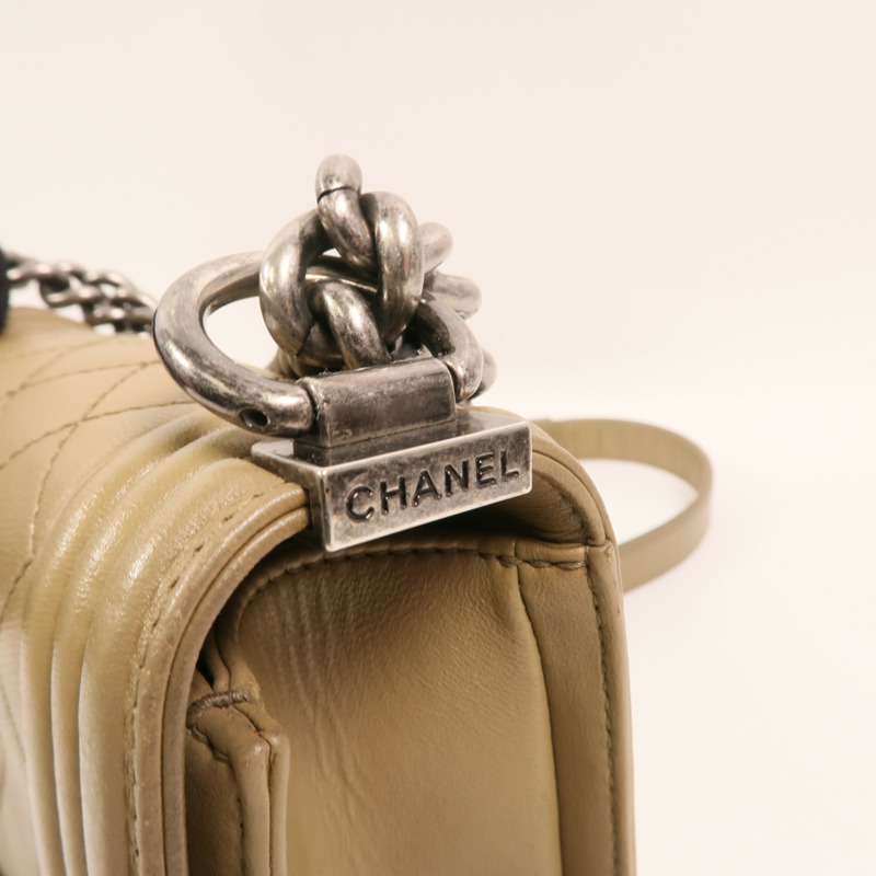 CHANEL 羊皮皮革Boy 20鏈帶肩背袋-13