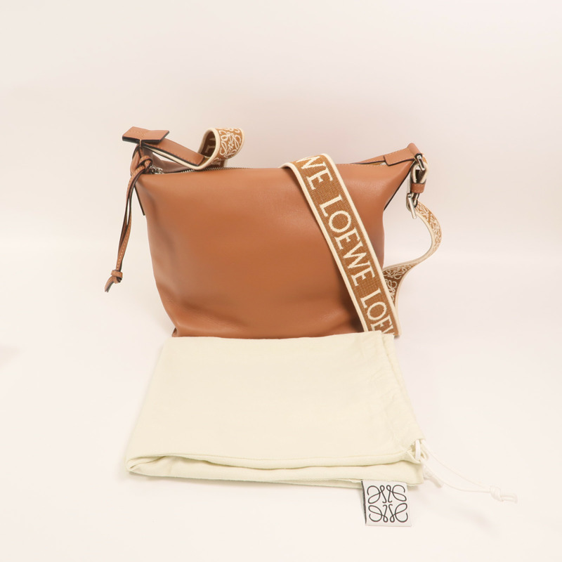 LOEWE 牛皮皮革Small Cubi Crossbody Bag銀扣鏈帶肩背袋-8