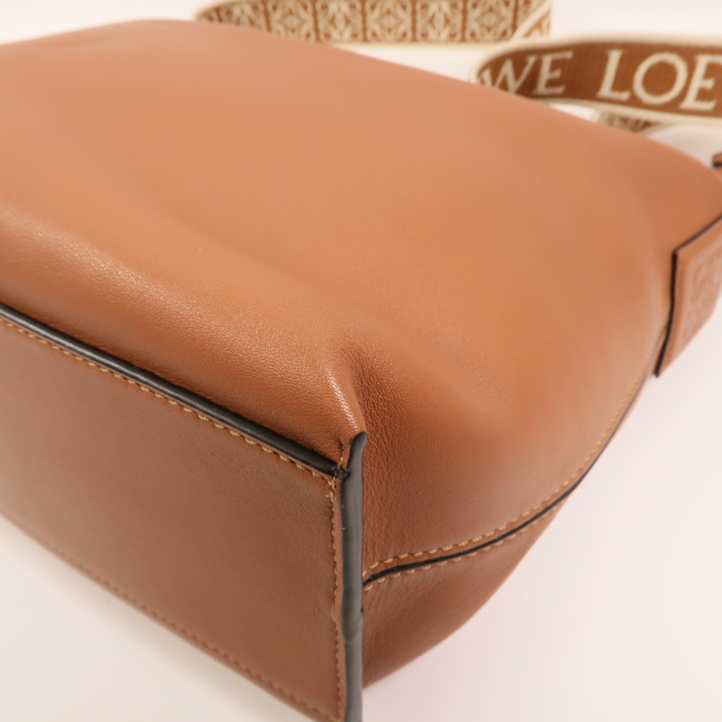 LOEWE 牛皮皮革Small Cubi Crossbody Bag銀扣鏈帶肩背袋-9