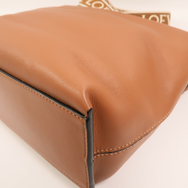 LOEWE 牛皮皮革Small Cubi Crossbody Bag銀扣鏈帶肩背袋-11