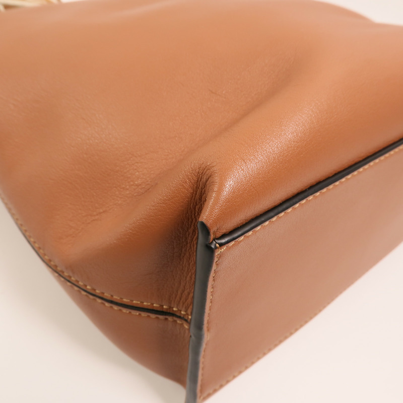 LOEWE 牛皮皮革Small Cubi Crossbody Bag銀扣鏈帶肩背袋-12