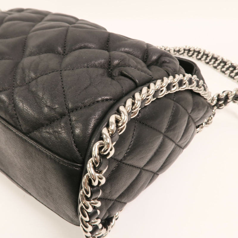 CHANEL 牛皮皮革Chain Around Hobo Bag銀扣鏈帶肩背袋-10