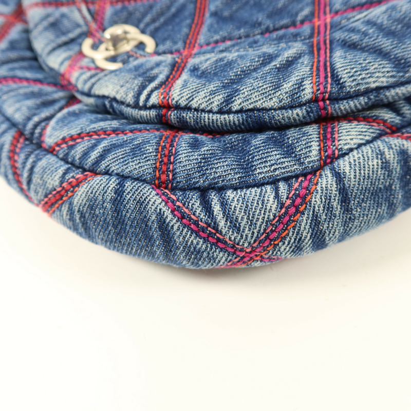 CHANEL 牛仔布料Chain Shoulder Bag銀扣鏈帶肩背袋-10