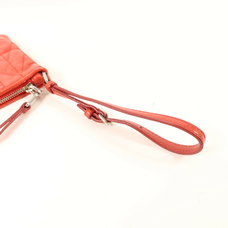 Miu Miu 牛皮皮革Pouch銀扣小袋-7