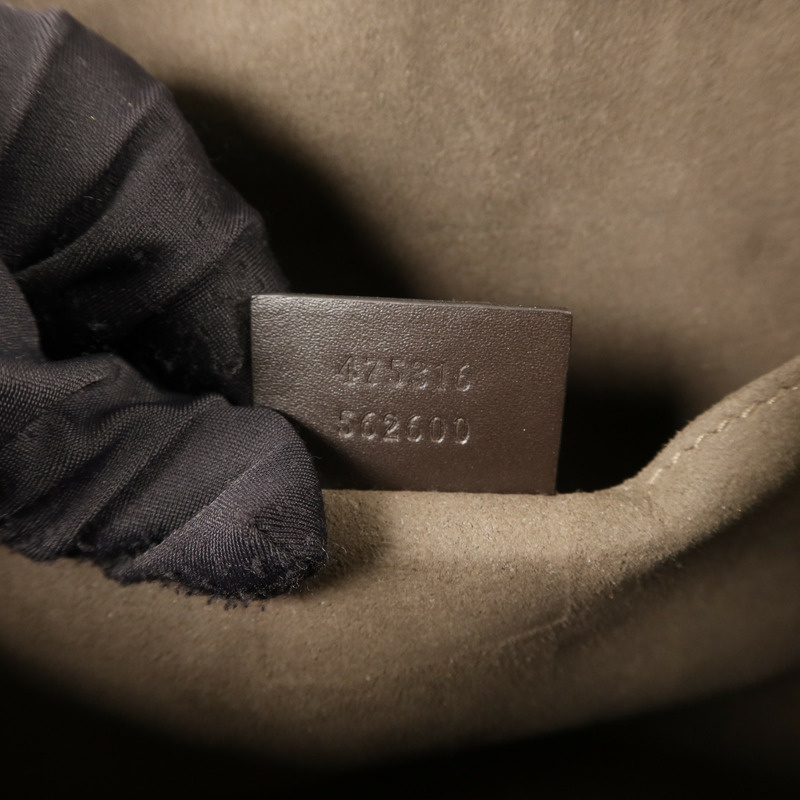 GUCCI 塗層帆布GG Supreme Clutch銀扣手拿包-6