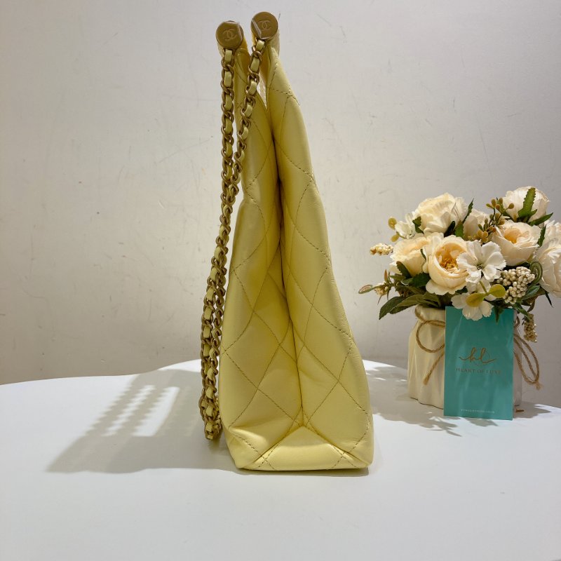 TW4764 Chanel 香奈兒 25P季節限定款 珍珠手柄 小雞黃肩背包 Small Shopping Bag Lambskin Light Yellow-2
