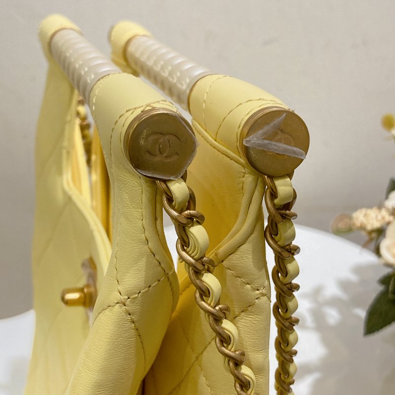 TW4764 Chanel 香奈兒 25P季節限定款 珍珠手柄 小雞黃肩背包 Small Shopping Bag Lambskin Light Yellow-8