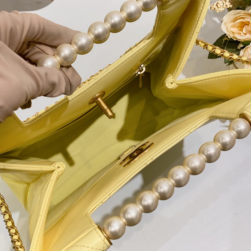 TW4764 Chanel 香奈兒 25P季節限定款 珍珠手柄 小雞黃肩背包 Small Shopping Bag Lambskin Light Yellow-11