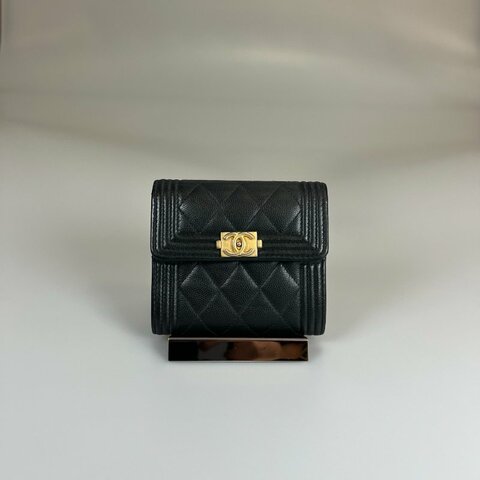 CHANEL BOY荔枝三折短夾 黑金