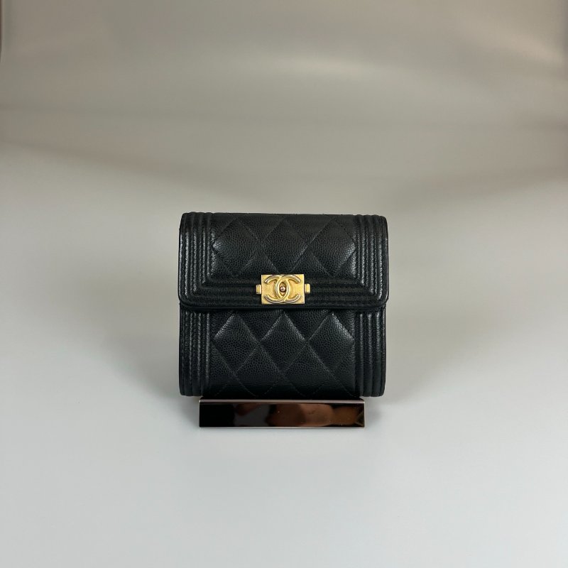 CHANEL BOY荔枝三折短夾 黑金-1
