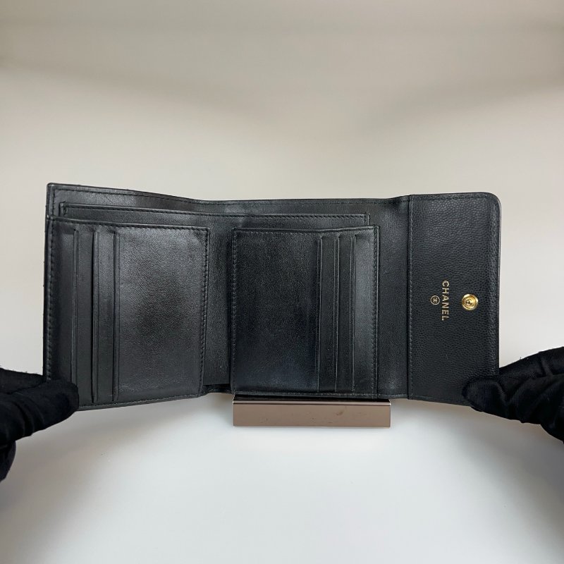 CHANEL BOY荔枝三折短夾 黑金-7