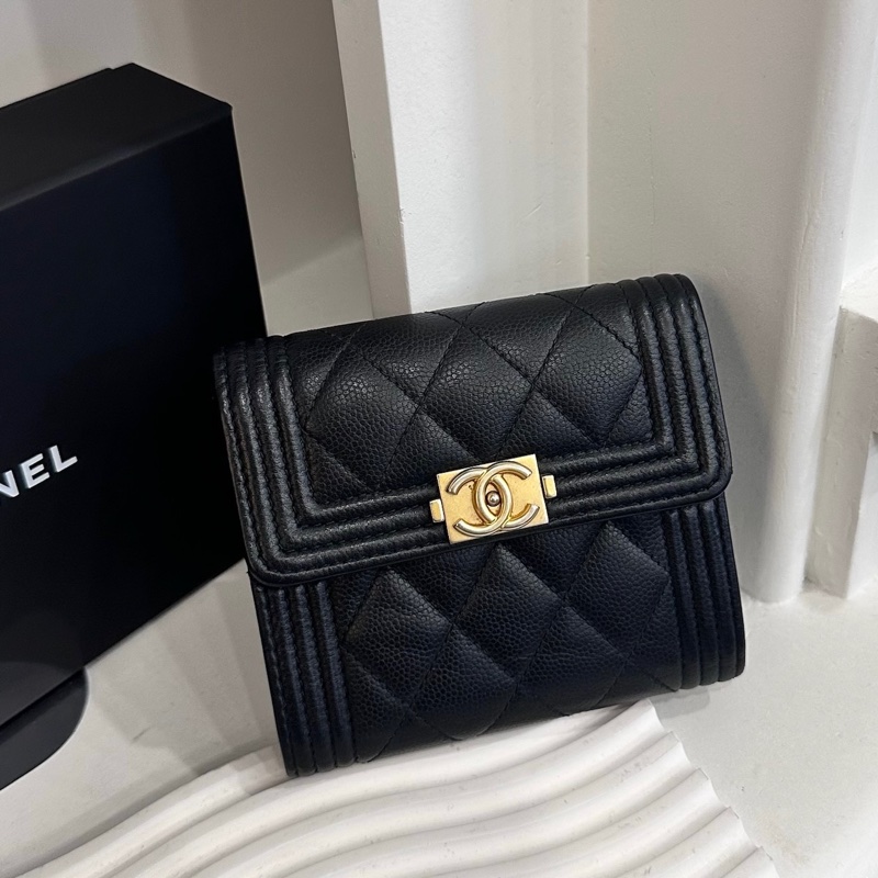 CHANEL BOY荔枝三折短夾 黑金-0