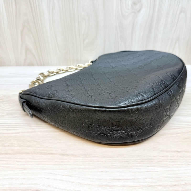 GUCCI黑壓紋兩用彎月包820453-5