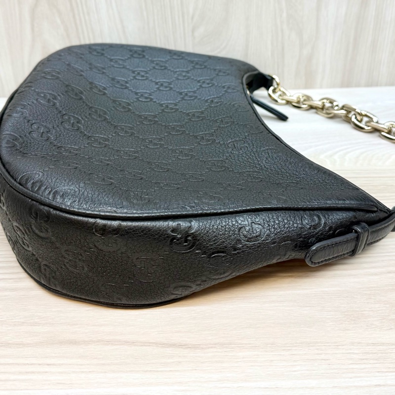 GUCCI黑壓紋兩用彎月包820453-16